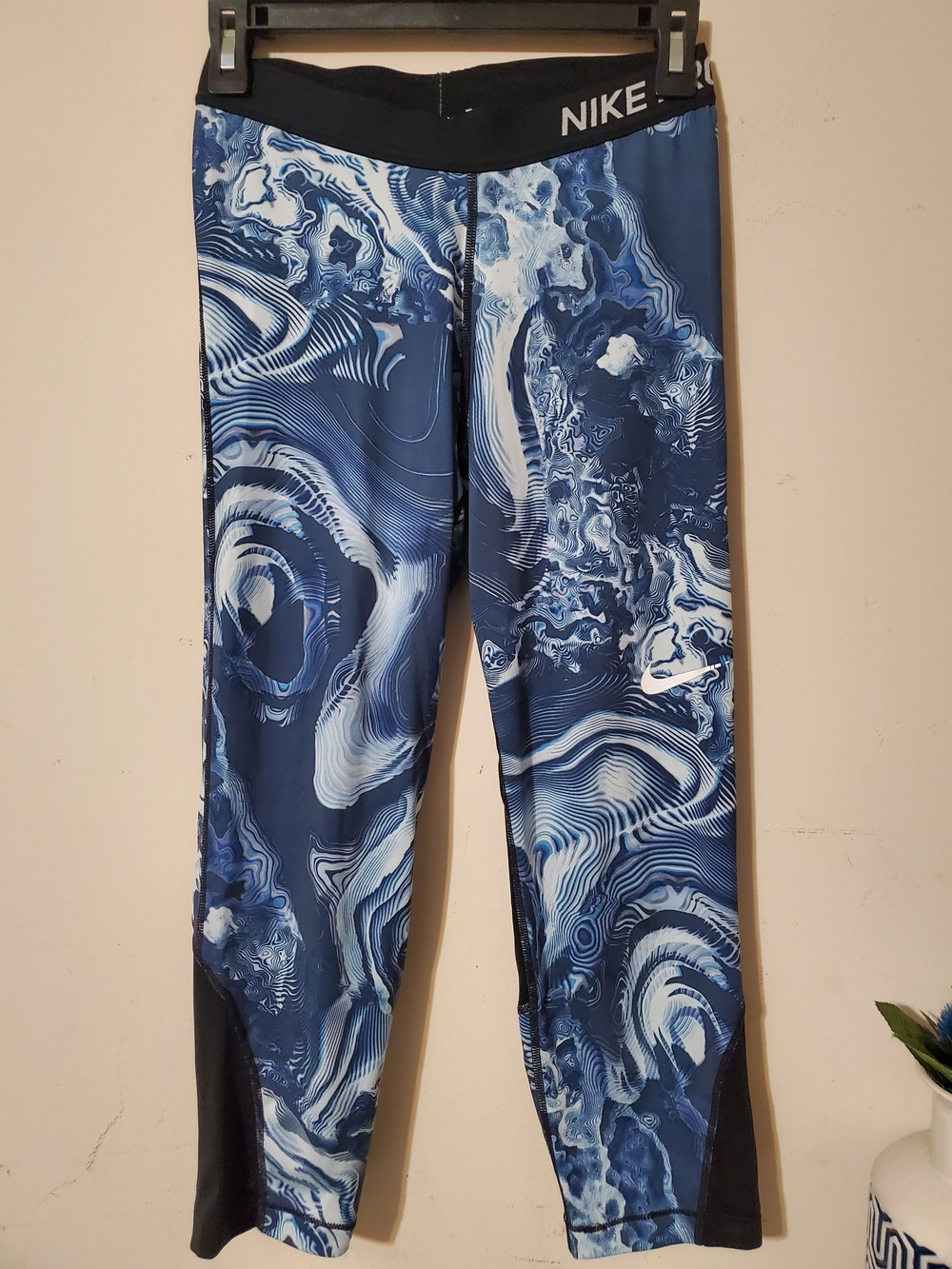 Nike Marble Print Capri Leggings